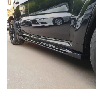 Добавки за прагове за Jeep Grand Cherokee SRT (2014-2021)